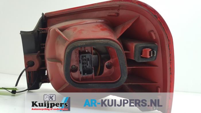 Achterlicht links - Volkswagen Passat