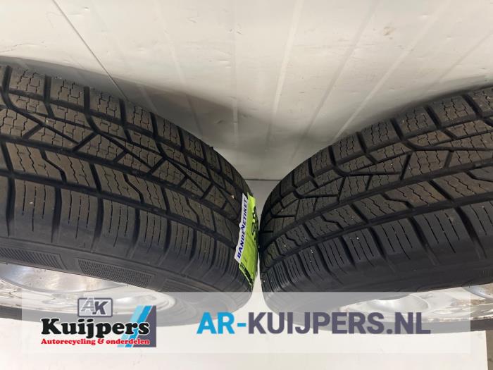Velgen set + banden - Renault Twingo