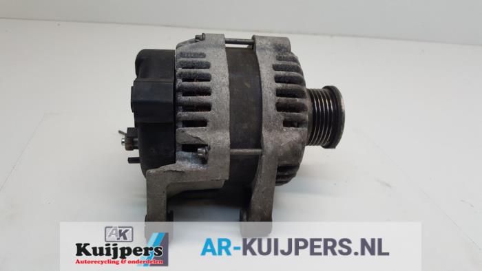 Alternator van een Chevrolet Cruze (300) 1.8 16V VVT 2010