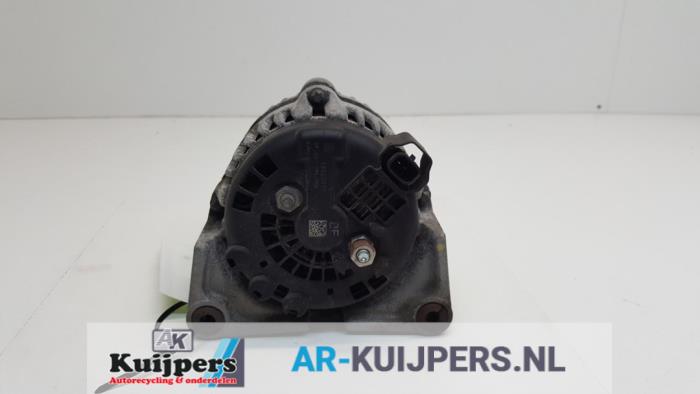 Alternator van een Chevrolet Cruze (300) 1.8 16V VVT 2010