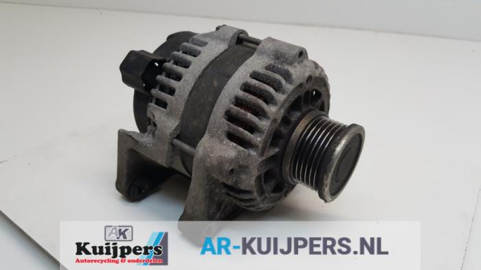 Alternator van een Chevrolet Cruze (300) 1.8 16V VVT 2010