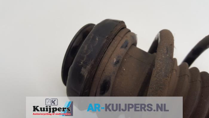 Voorpoot links van een Chevrolet Cruze (300) 1.8 16V VVT 2010