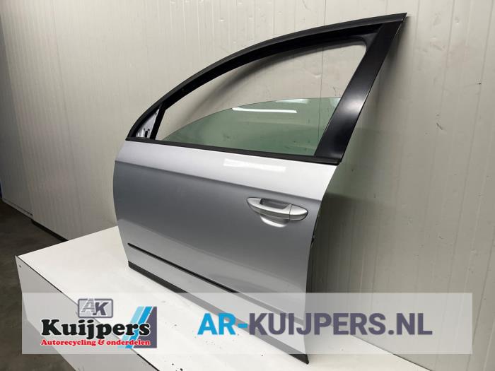 Portier 4Deurs links-voor - Volkswagen Passat
