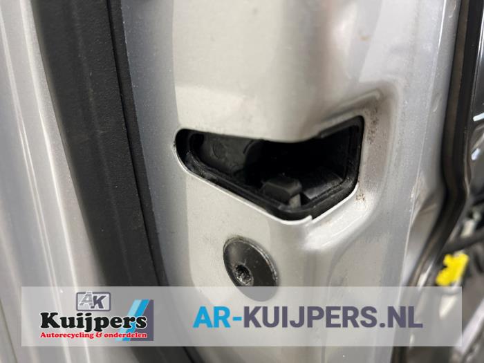 Portier 4Deurs links-voor - Volkswagen Passat