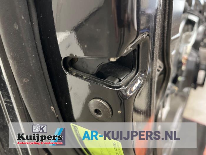 Portier 4Deurs links-voor - Volkswagen Passat