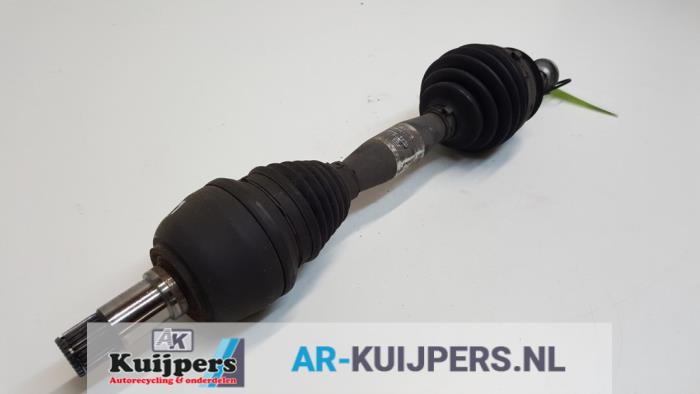 Aandrijfas links-voor - Mercedes CLA