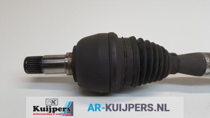 Aandrijfas links-voor - Mercedes CLA