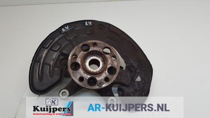 Fusee houder links-voor - Mercedes CLA