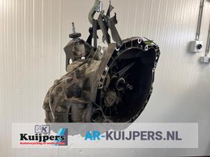 Gebruikte Versnellingsbak Renault Master II (FD/HD) 2.2 dCi 16V Prijs € 200,00 Margeregeling aangeboden door Autorecycling Kuijpers