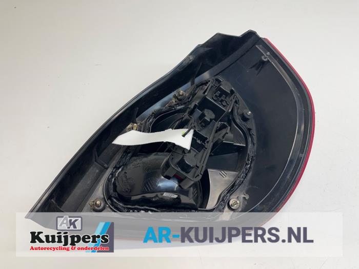 Achterlicht links - Nissan Almera