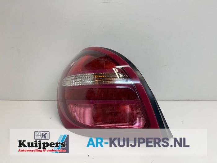 Achterlicht links - Nissan Almera