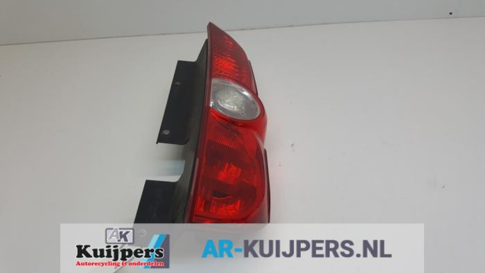 Achterlicht links - Fiat Doblo