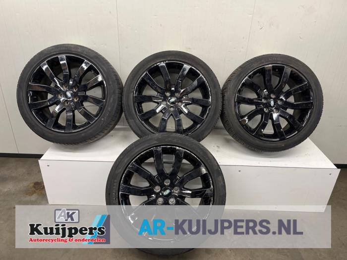 Velgen set + banden - Landrover Range Rover Sport