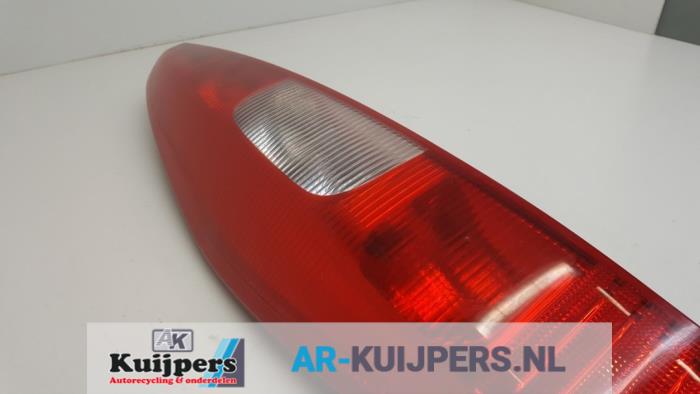 Achterlicht links - Mitsubishi Colt