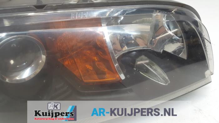 Koplamp rechts - Fiat Punto