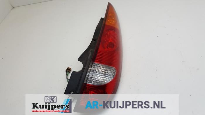 Achterlicht rechts - Nissan Almera Tino