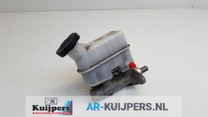 Gebruikte Hoofdremcilinder Kia Sportage (JE) 2.0 CVVT 16V 4x2 Prijs € 24,00 Margeregeling aangeboden door Autorecycling Kuijpers