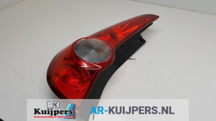 Achterlicht links - Opel Agila