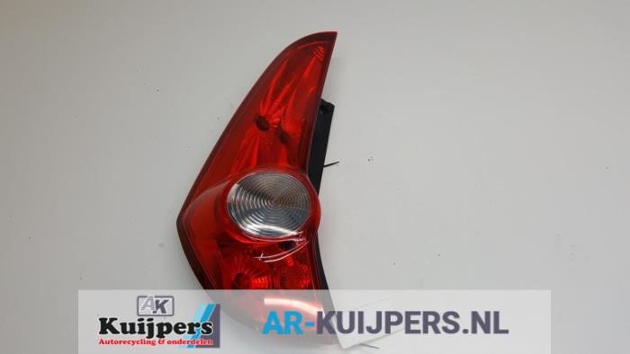 Achterlicht links - Opel Agila