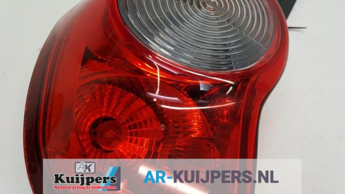 Achterlicht links - Opel Agila