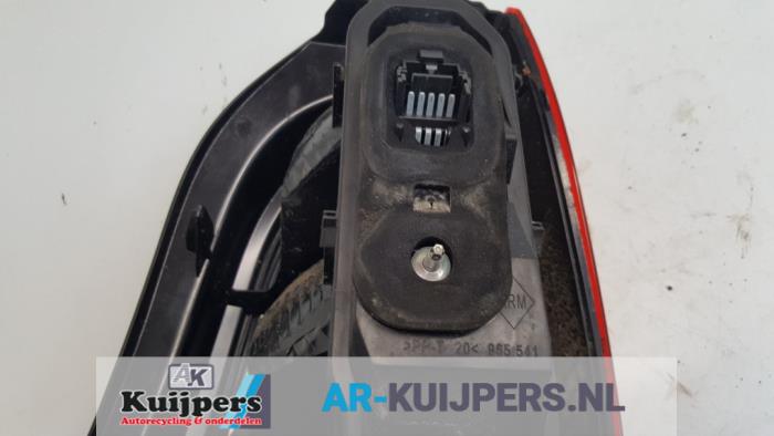 Achterlicht links - Renault Twingo