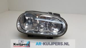 Gebruikte Koplamp rechts Volkswagen Golf IV (1J1) 1.6 Prijs € 24,00 Margeregeling aangeboden door Autorecycling Kuijpers