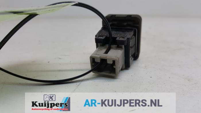 Schakelaar achterklep - Subaru WRX