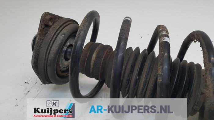 Schokdemper links-voor - Mercedes B-Klasse