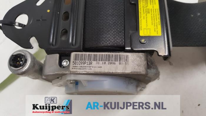 Veiligheidsgordel links-voor - Toyota Avensis