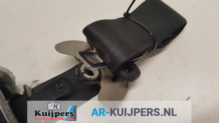 Veiligheidsgordel links-voor - Toyota Avensis
