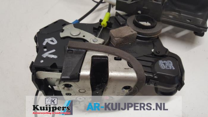 Deurslot Mechaniek 4Deurs rechts-voor - Toyota Avensis