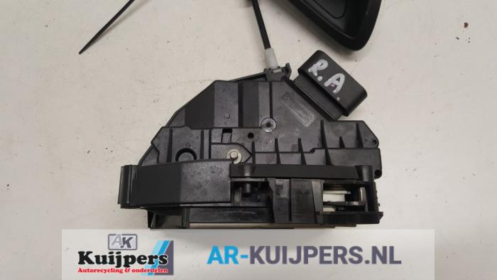 Deurslot Mechaniek 4Deurs rechts-achter - Ford Focus