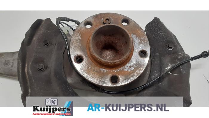 Fusee links-voor - BMW 5-Serie