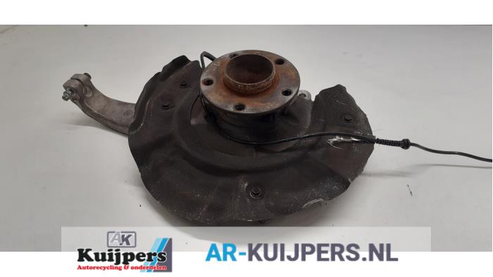 Fusee links-voor - BMW 5-Serie
