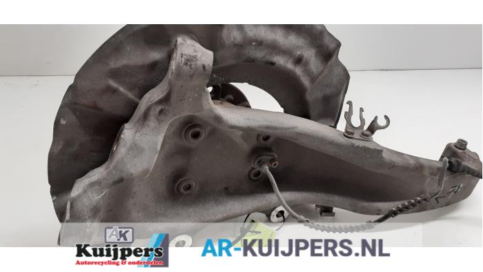 Fusee rechts-voor - BMW 5-Serie