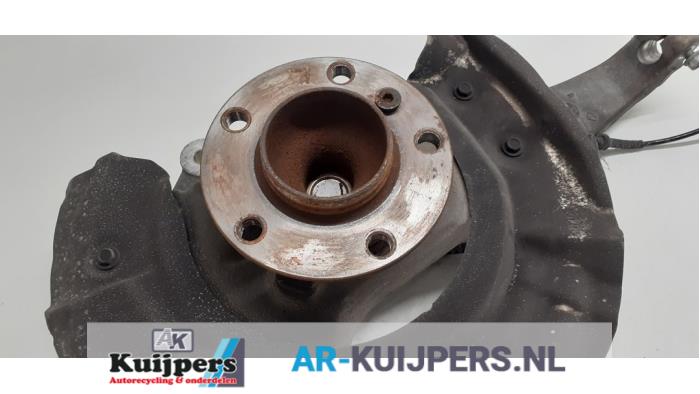 Fusee rechts-voor - BMW 5-Serie