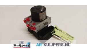 Gebruikte ABS Pomp Renault Twingo II (CN) 1.2 Prijs € 20,00 Margeregeling aangeboden door Autorecycling Kuijpers