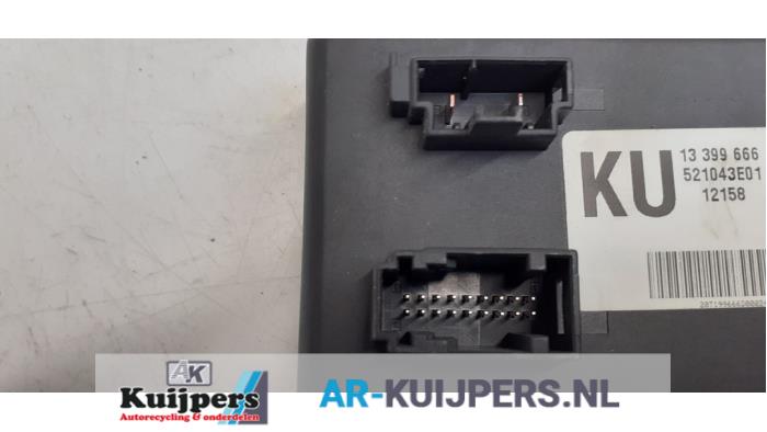 Centrale Deurvergrendelings Module - Opel Insignia