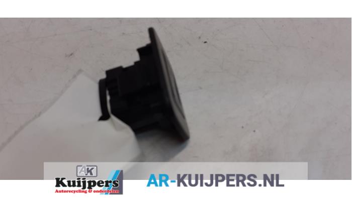 Schakelaar achterklep - Opel Insignia