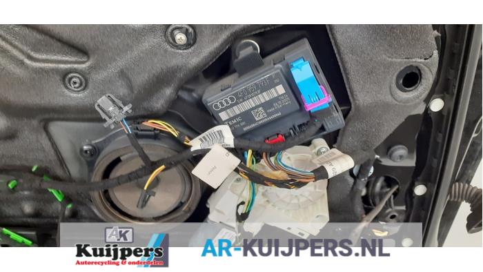 Portier 4Deurs links-voor - Audi A6