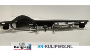 Gebruikte Dashboard Mercedes CLS (C219) 350 CDI 24V Prijs € 190,00 Margeregeling aangeboden door Autorecycling Kuijpers