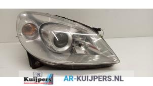 Gebruikte Koplamp rechts Mercedes B (W245) 2.0 B-180 CDI 16V Prijs € 90,75 Inclusief btw aangeboden door Autorecycling Kuijpers