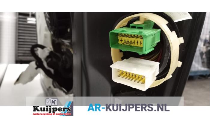 Portier 4Deurs links-voor - Peugeot 207