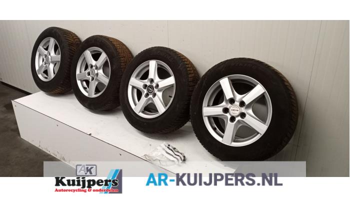 Sportvelgenset + winterbanden - Opel Astra