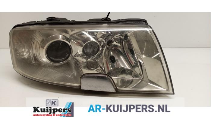 Koplamp rechts - Skoda Superb