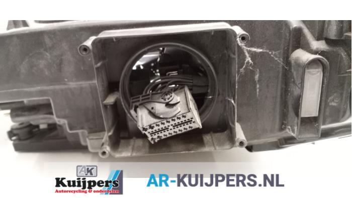Koplamp links - Volkswagen Passat