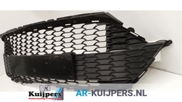 Grille - Toyota Corolla