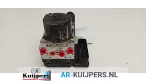 Gebruikte ABS Pomp Volkswagen Transporter/Caravelle T5 2.0 TDI DRF Prijs € 85,00 Margeregeling aangeboden door Autorecycling Kuijpers