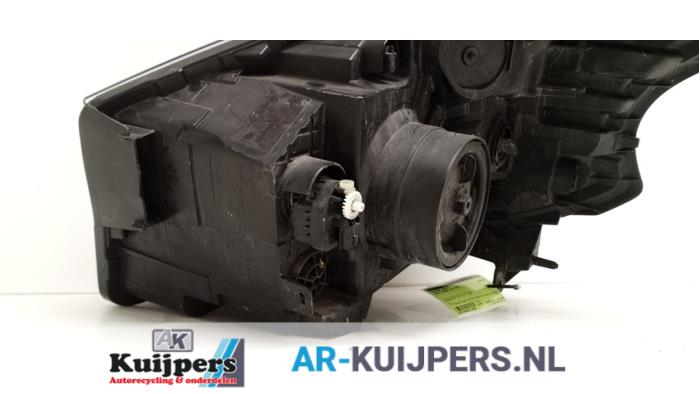 Koplamp rechts - Opel Vivaro