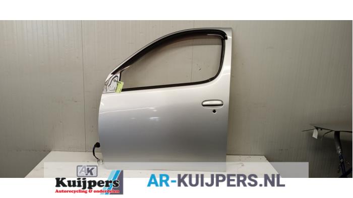 Portier 4Deurs links-voor - Toyota Yaris Verso